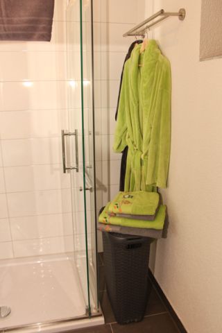 Badezimmer-Bademantel.jpg